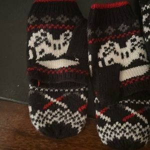 Gap Kids Star Wars mittens and scarf set